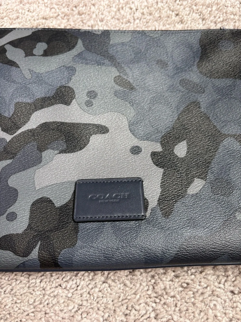 COACH men’s large pouch in blue camo